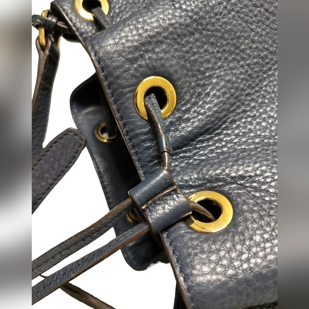 2385) Michael Kors Jules Navy Pebbled Leather Drawstring Shoulder Bag - Picture 5 of 11